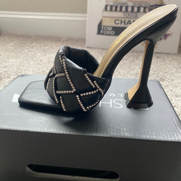 Heels - Picture 1 of 3